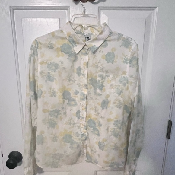 GAP Tops - GAP Multicolor Floral Shirt